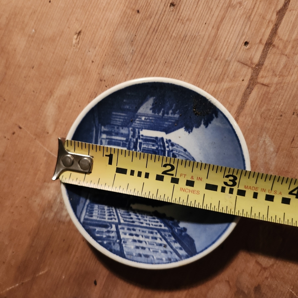 Royal Copenhagen Blue and White Marble Church Decorative Mini Plate - Picture 3 of 3